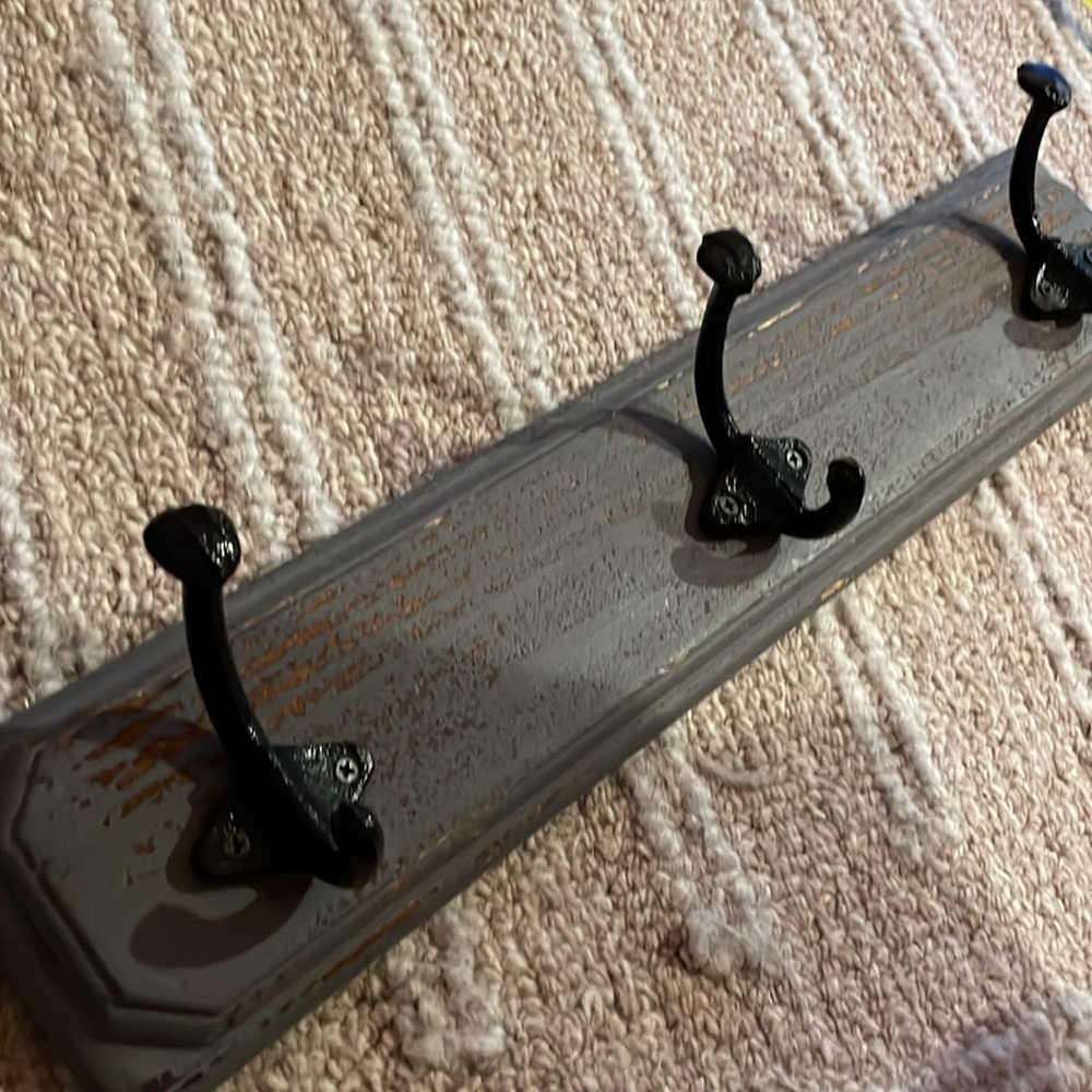 Wall hooks - Picture 5 of 9